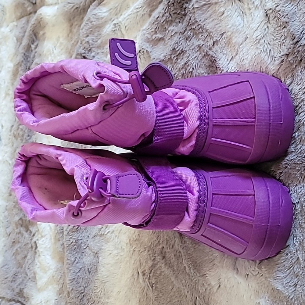 Kids purple snow boots, size 9/10